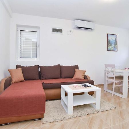 Ban Apartmani Budua Esterno foto