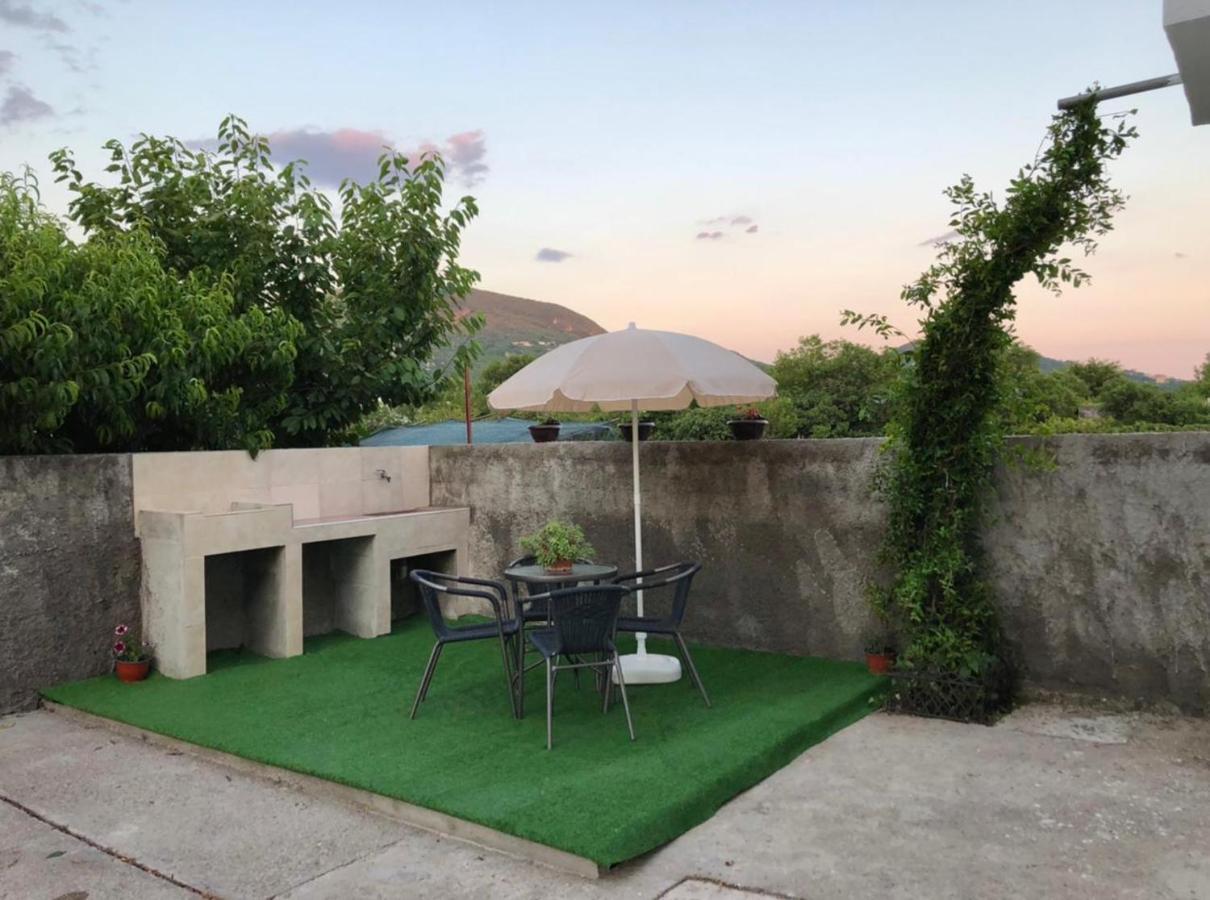Ban Apartmani Budua Esterno foto