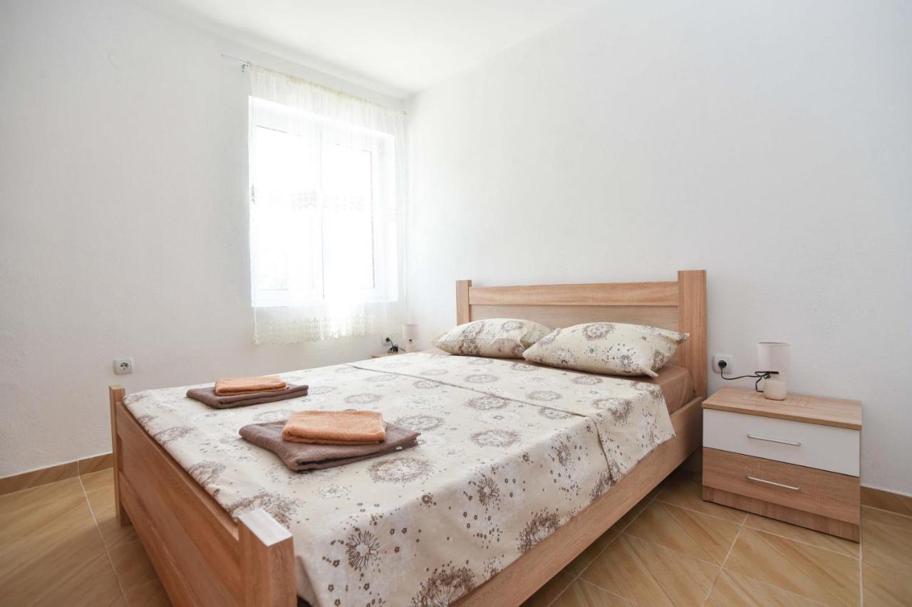 Ban Apartmani Budua Esterno foto