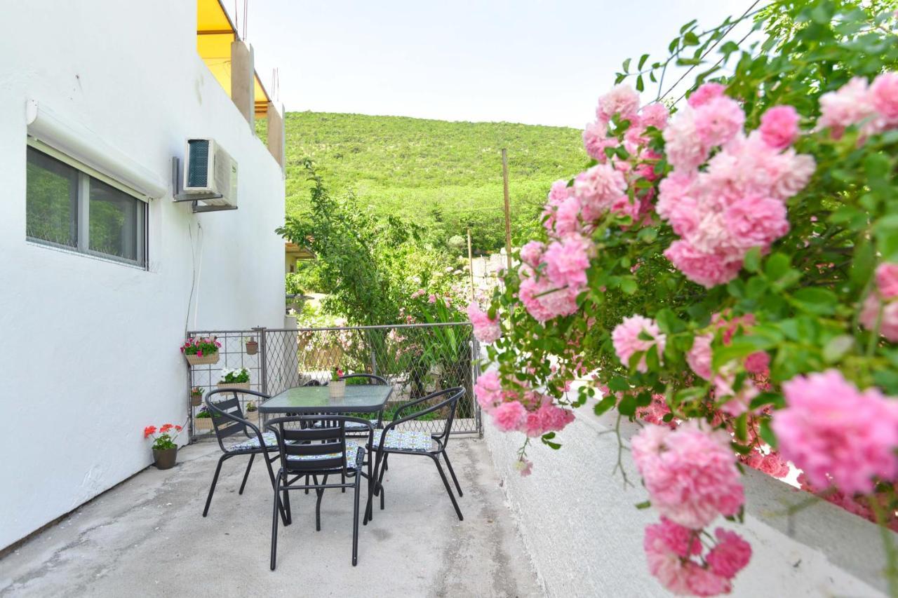 Ban Apartmani Budua Esterno foto