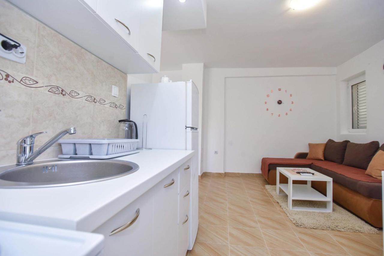 Ban Apartmani Budua Esterno foto
