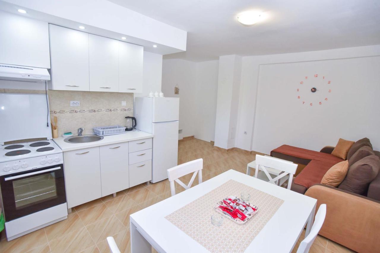 Ban Apartmani Budua Esterno foto