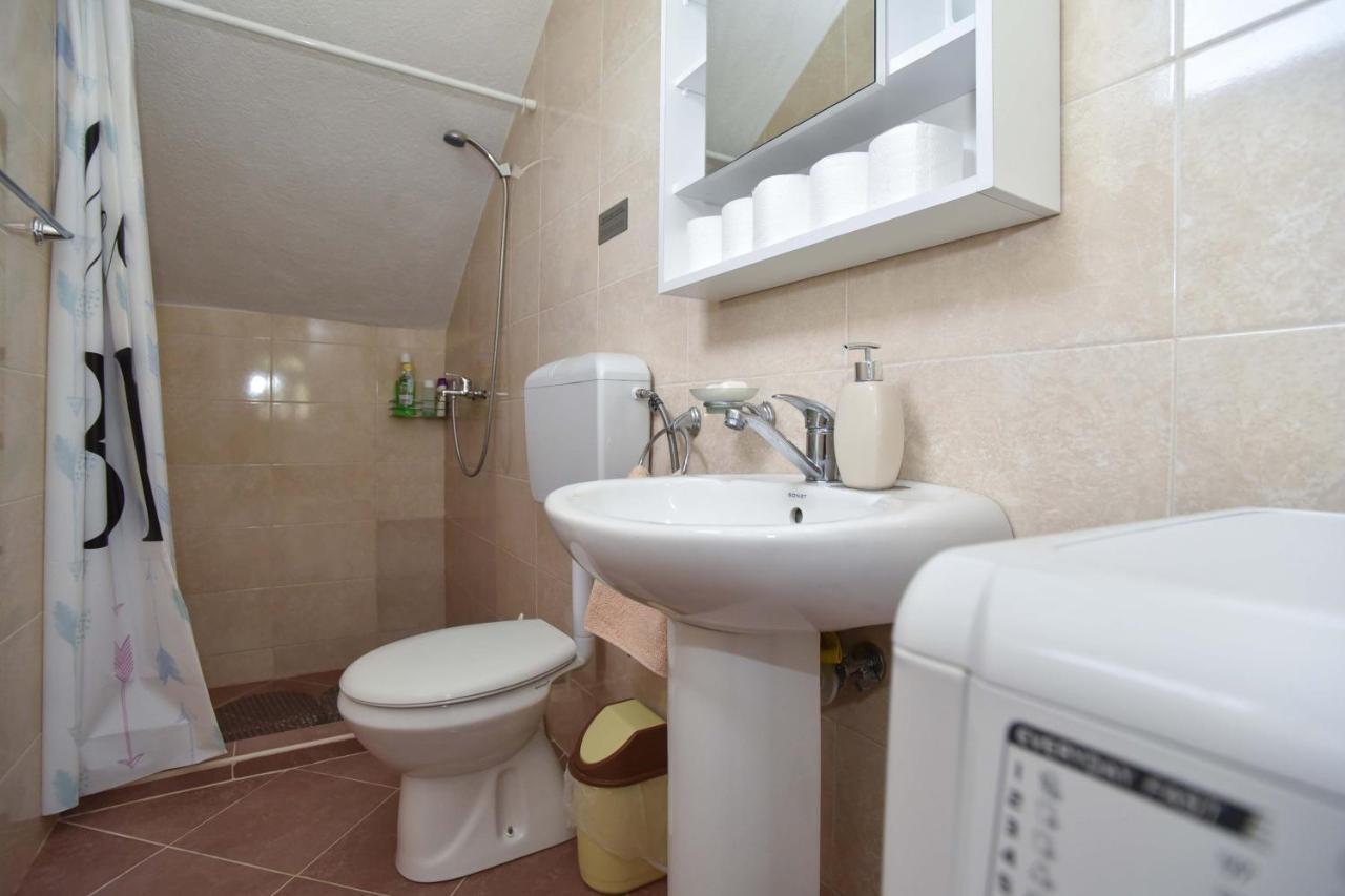 Ban Apartmani Budua Esterno foto